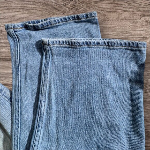 Hollister Ultra High Rise Dad Jean Baggy Size 0R 24/31 - Picture 6 of 7